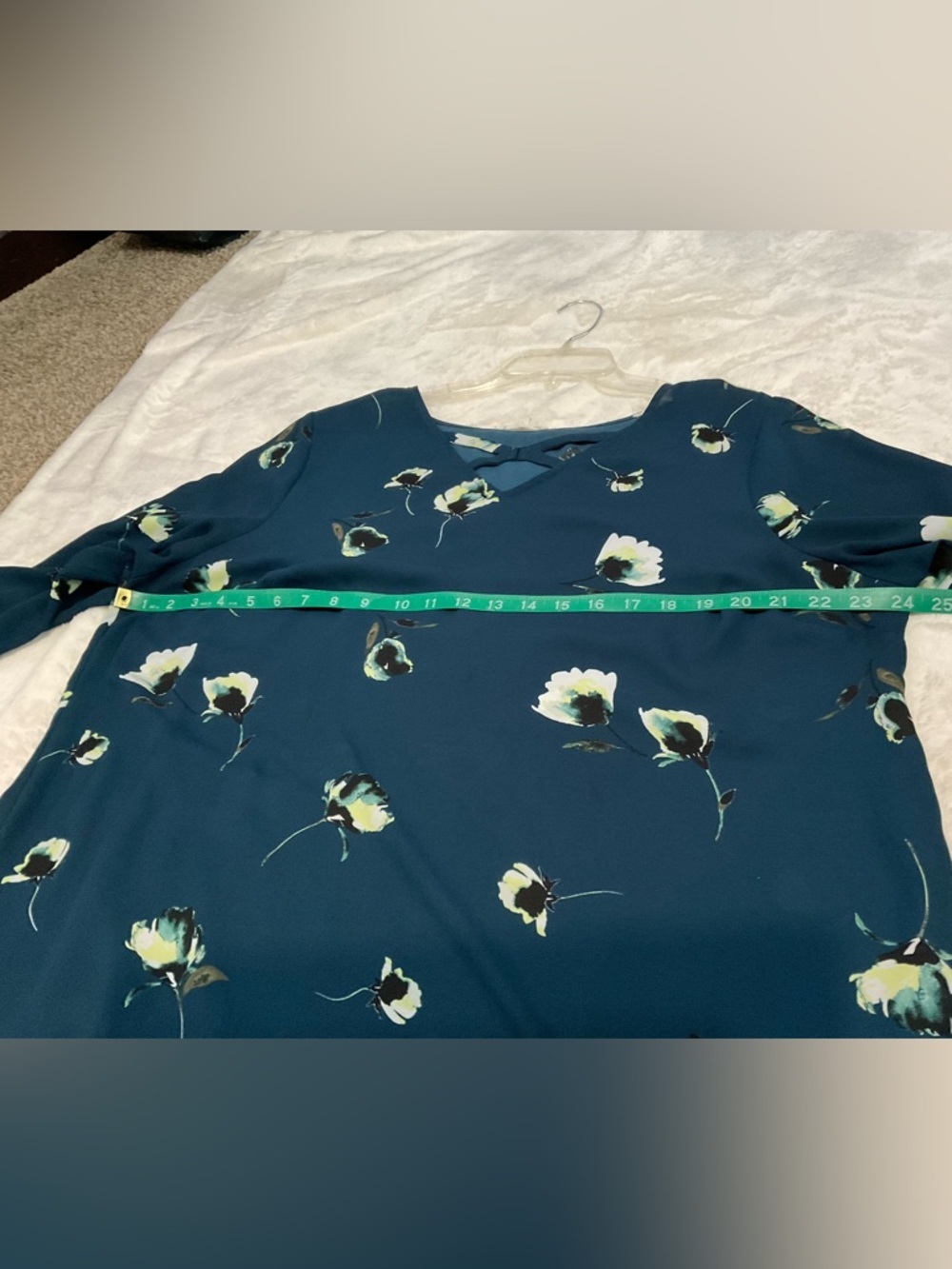 Maurices Teal Floral Crisscross V-Neck Neck Blouse Size 1X - Picture 8 of 9